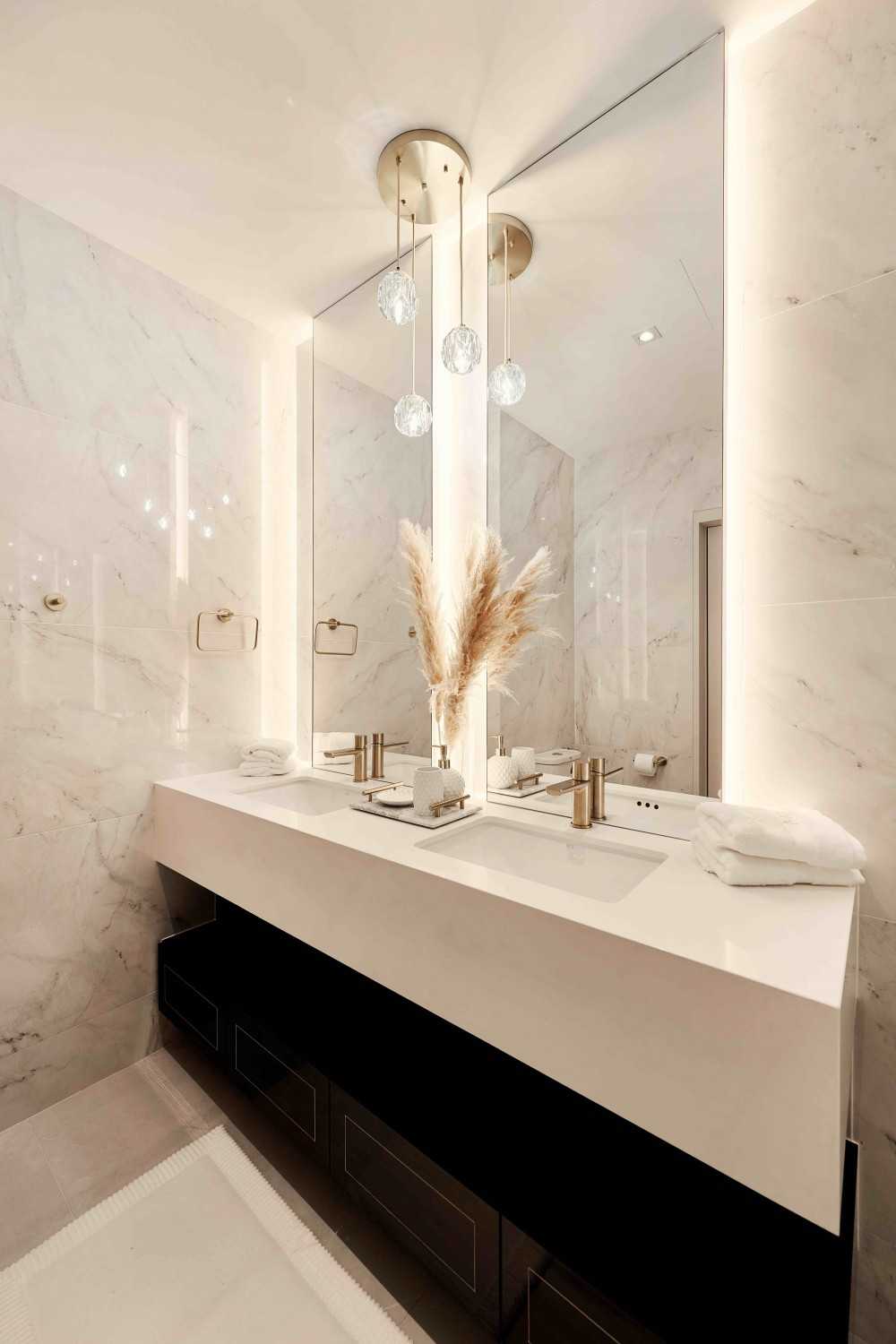Modern Bathroom with Shower Screen and Bathroom Storage