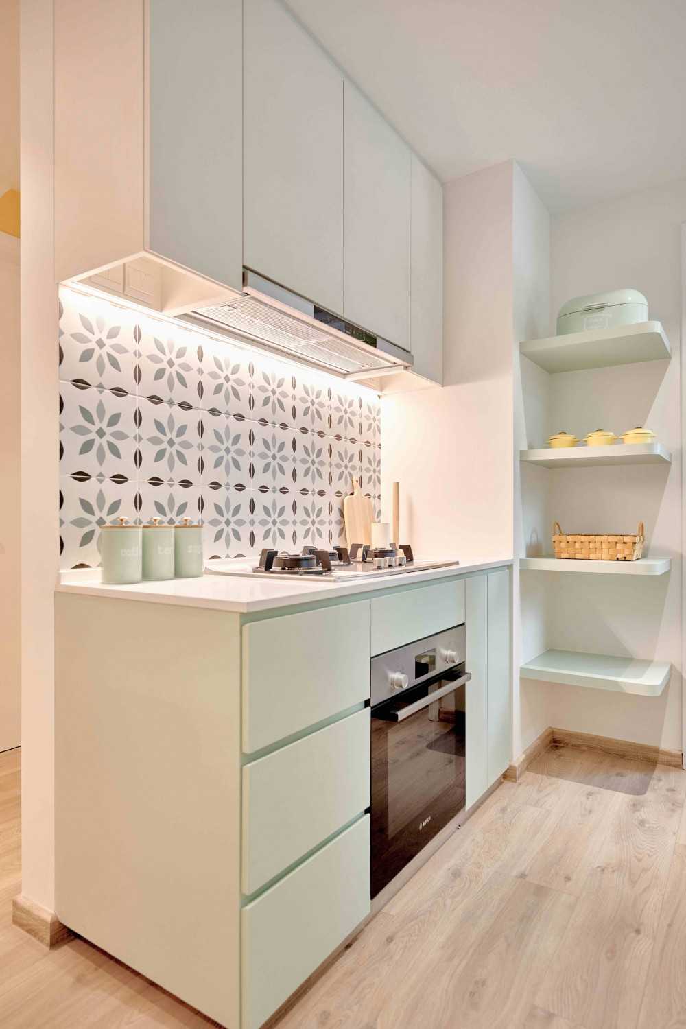 Transitional Kitchen with Vinyl Flooring and Breakfast Counter
