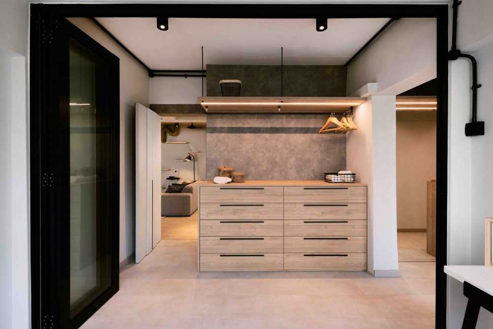 Industrial Walk-in Wardrobe with Mirror and Wardrobe