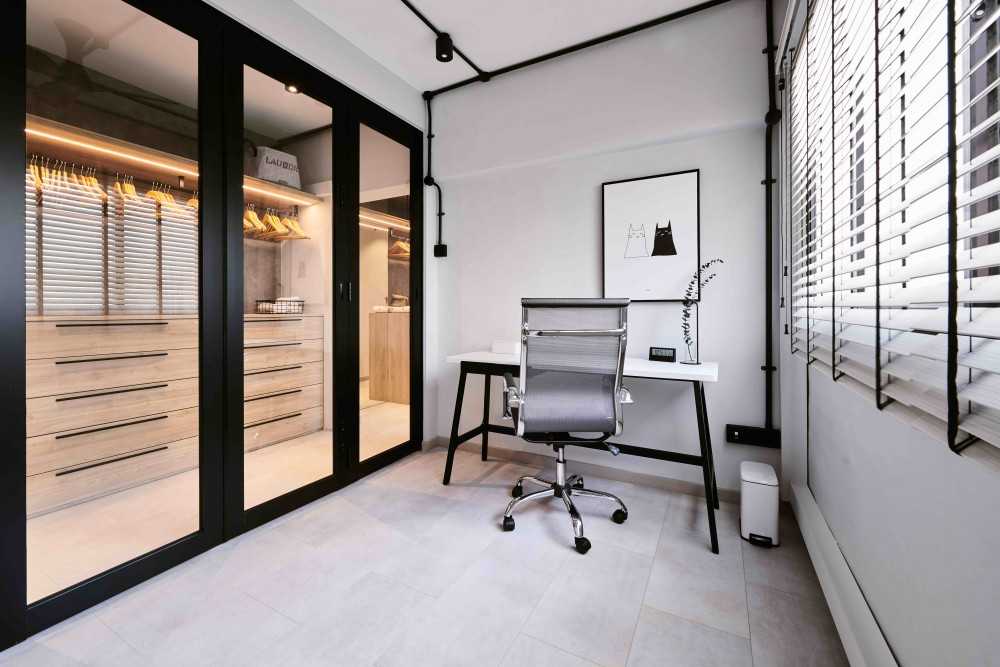 Industrial Walk-in Wardrobe with Mirror and Wardrobe