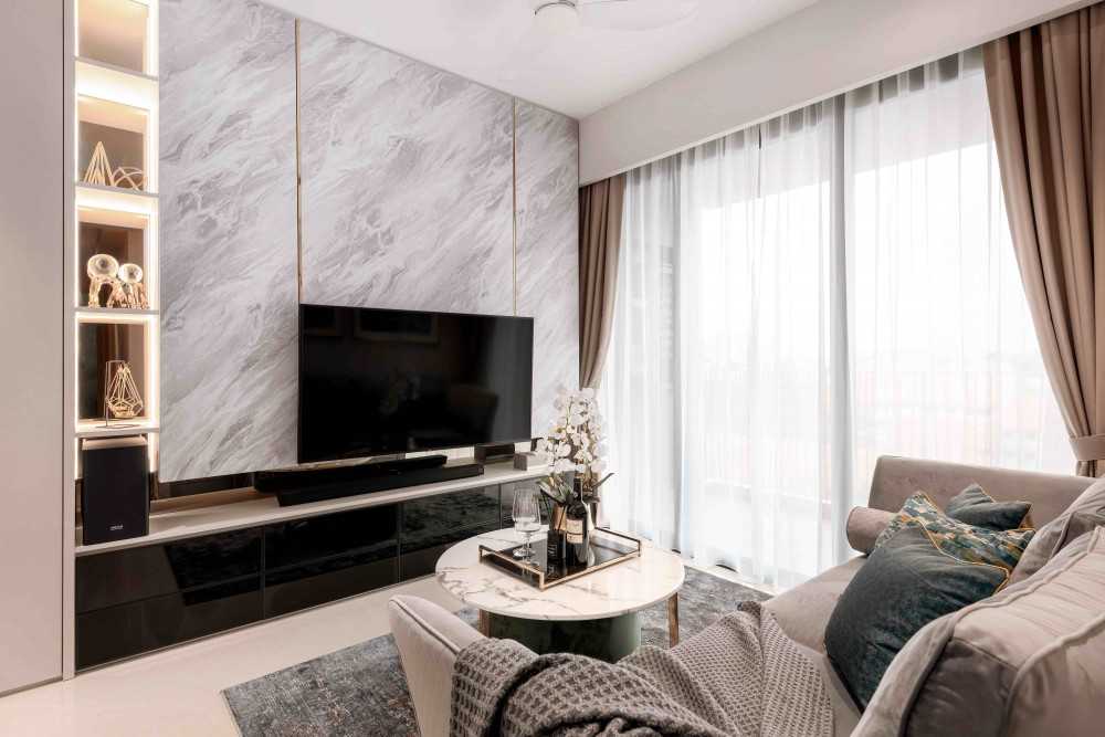 Eclectic Living Room with Sofa and Coffee Table