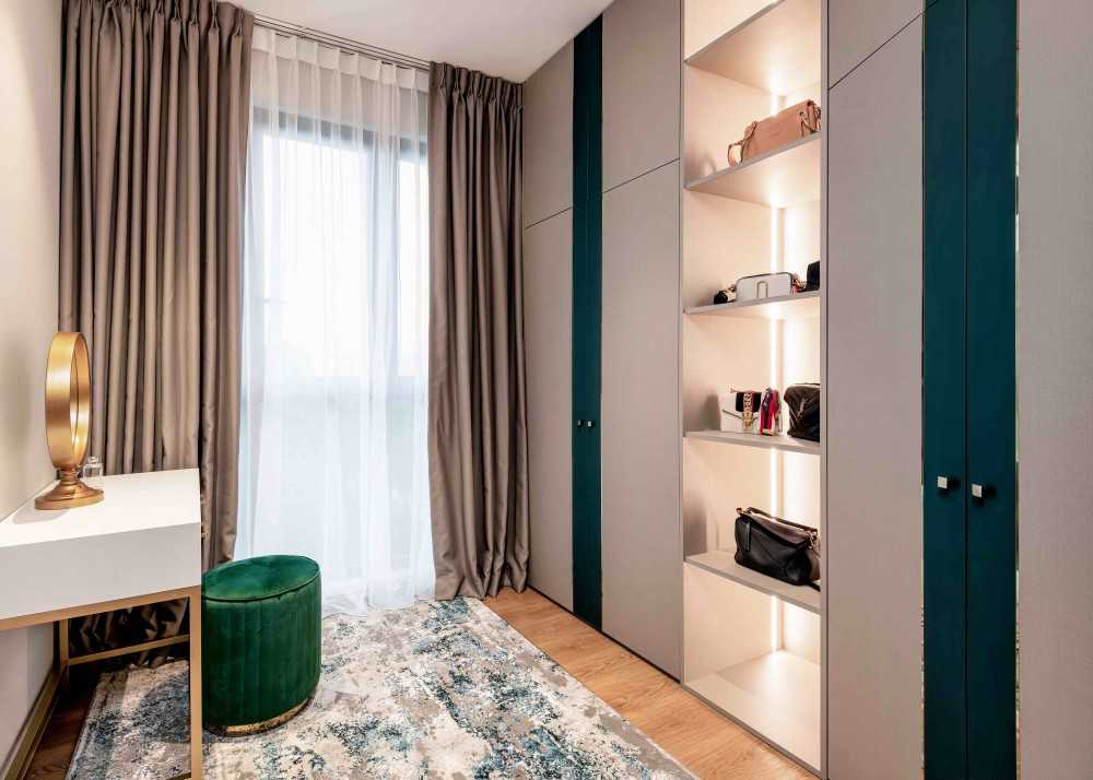Eclectic Walk-in Wardrobe with Mirror and Wardrobe