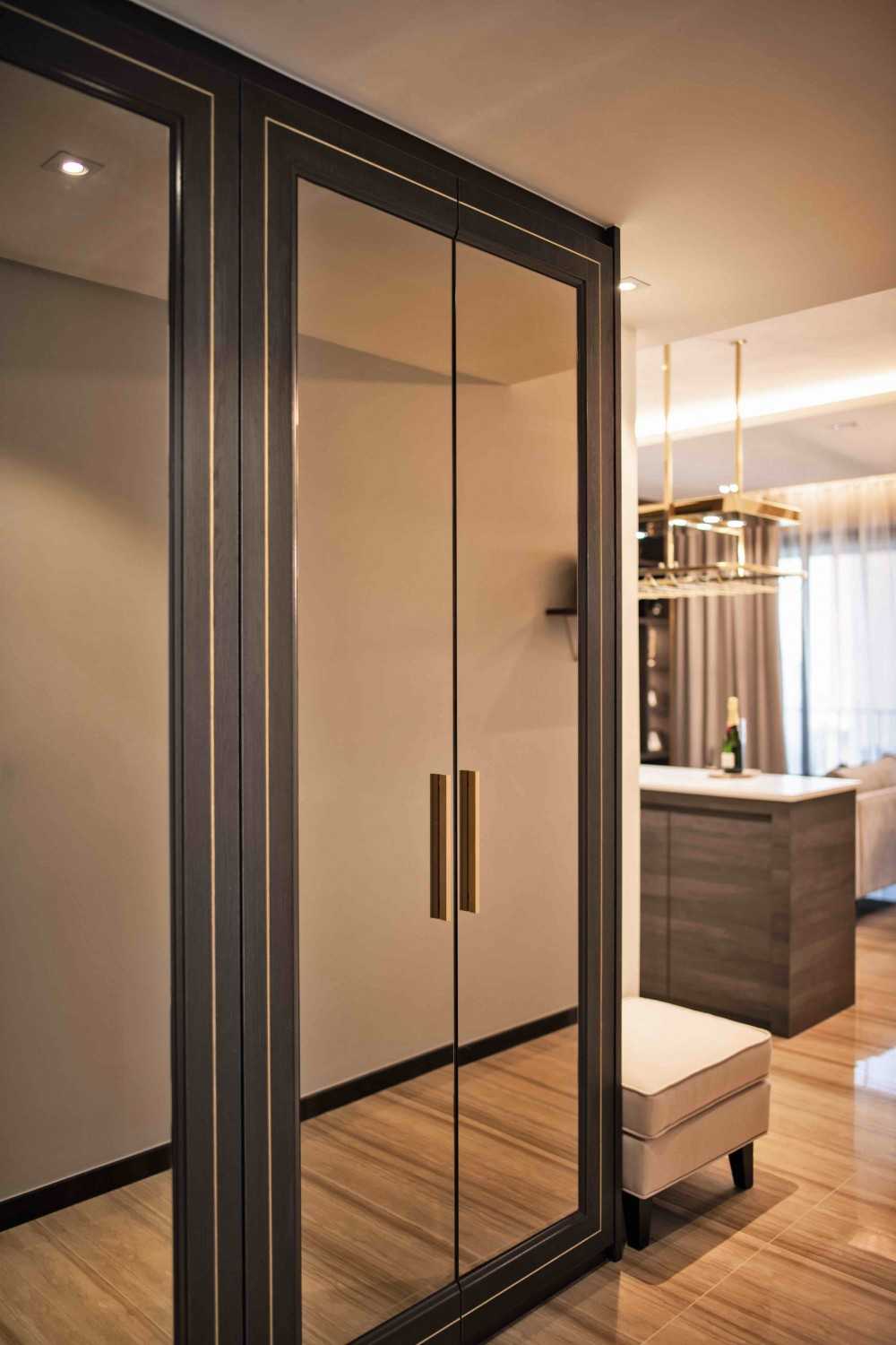 Modern Entryway with Mirror and Seating Bench