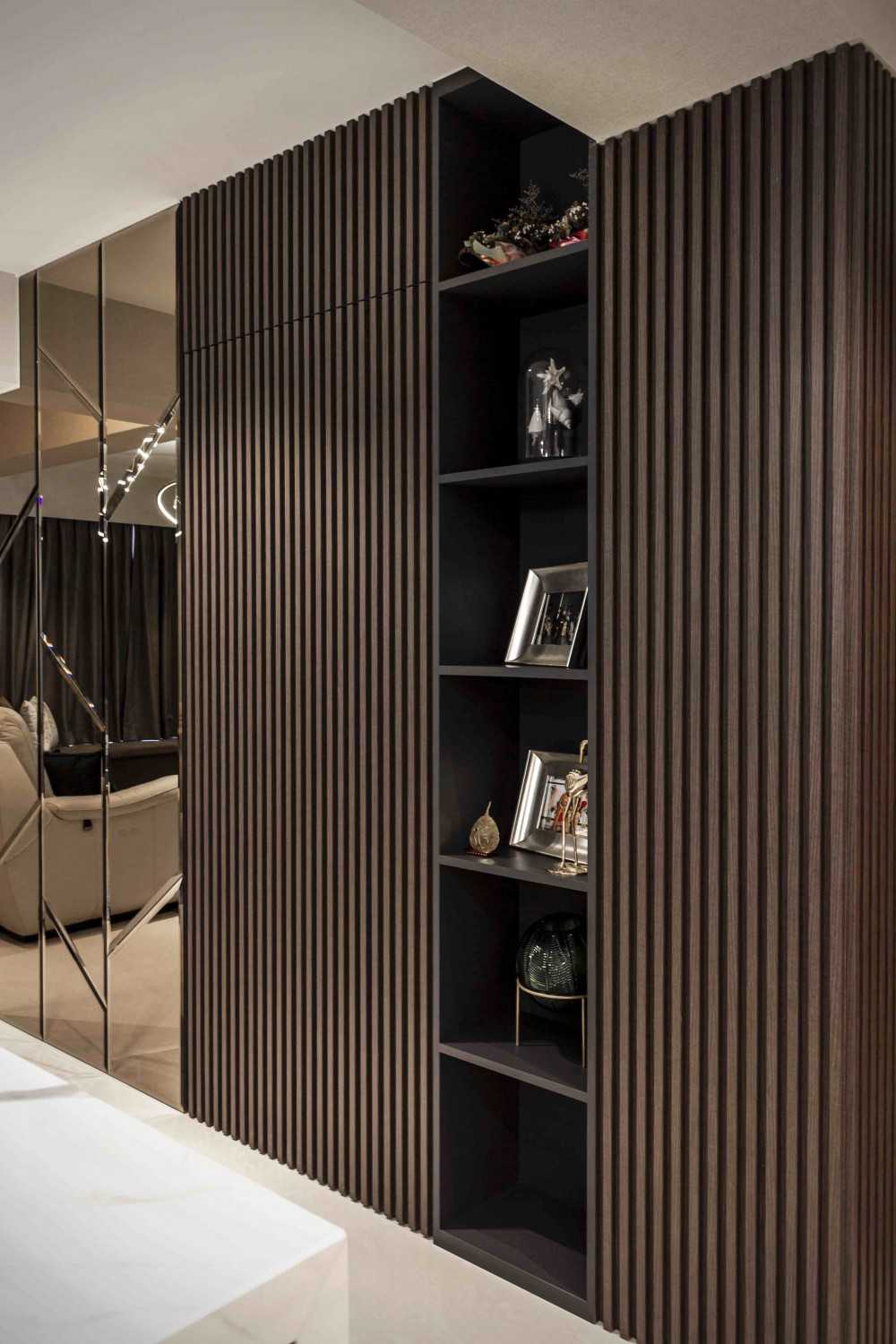Modern Living Room with Feature Wall and Mirror
