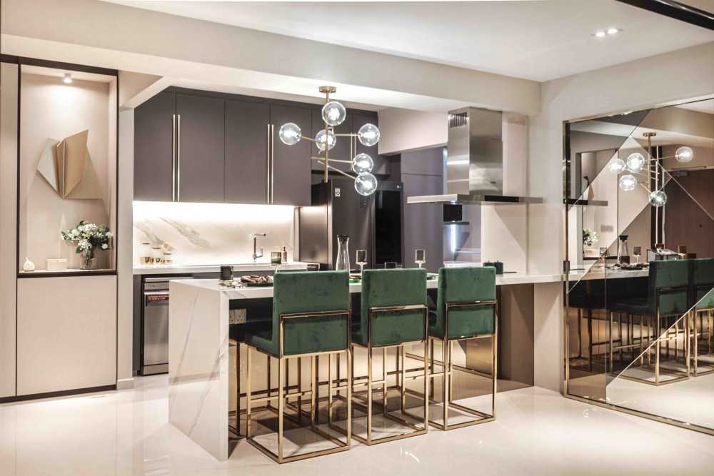 Modern Kitchen with Countertop and Kitchen Island