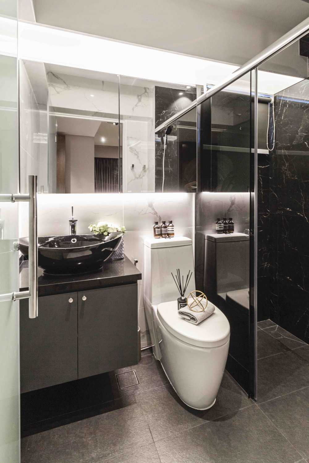 Modern Bathroom with Mirror and Shower Screen