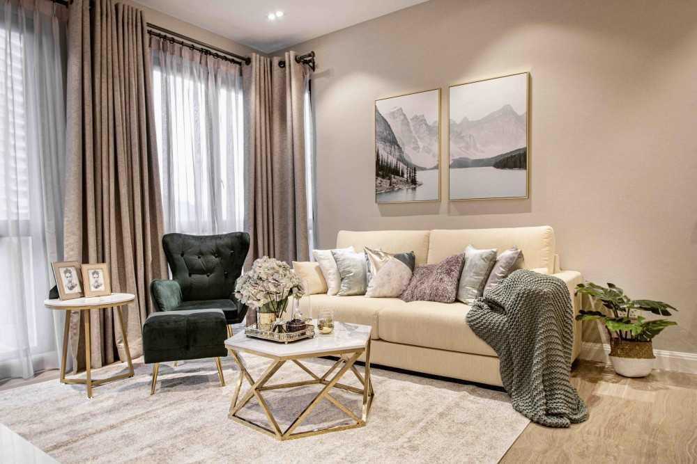 Transitional Living Room with Sofa and Armchairs