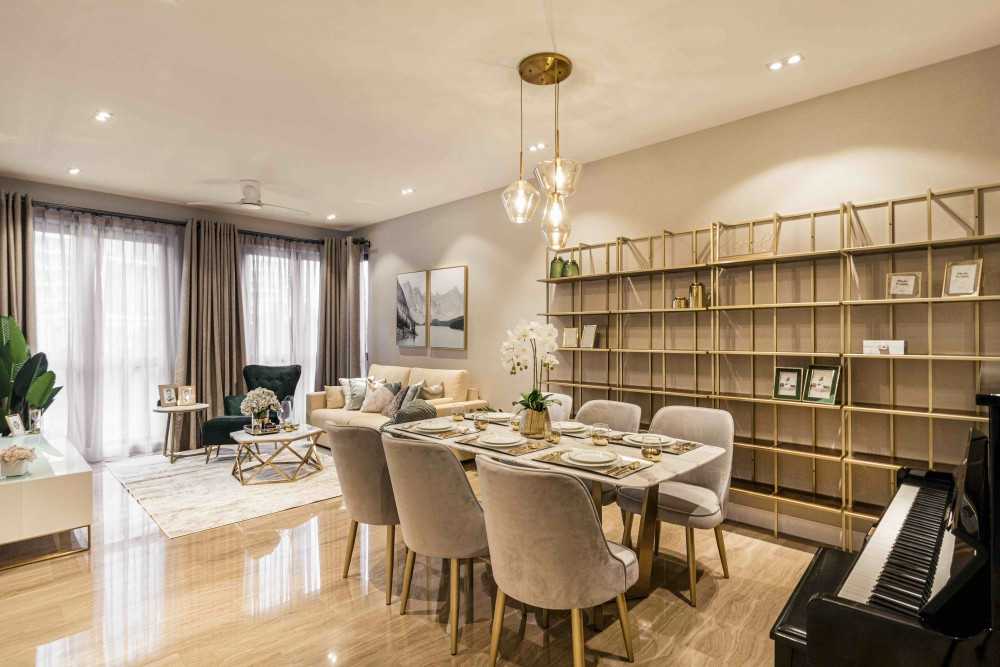 Transitional Dining Room with Dining Table and Dining Chairs