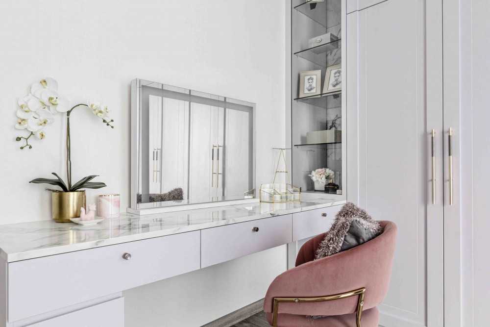 Transitional Walk-in Wardrobe with Mirror and Wardrobe