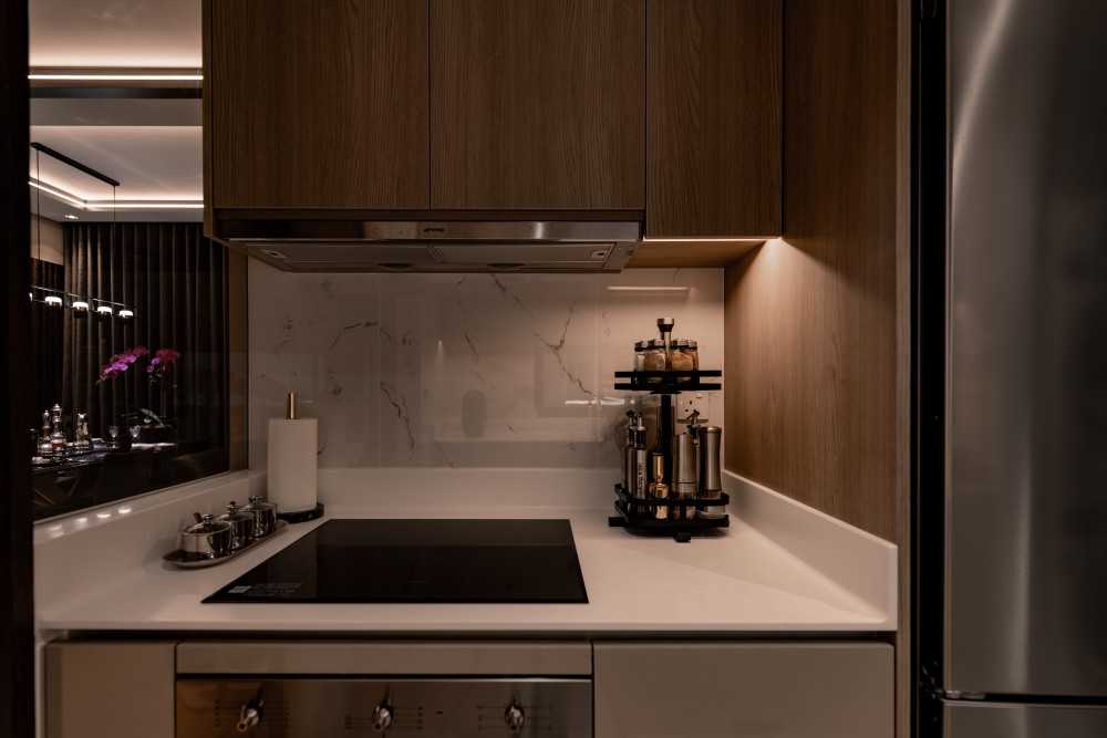 Contemporary Kitchen with Kitchen Island and Open Kitchen