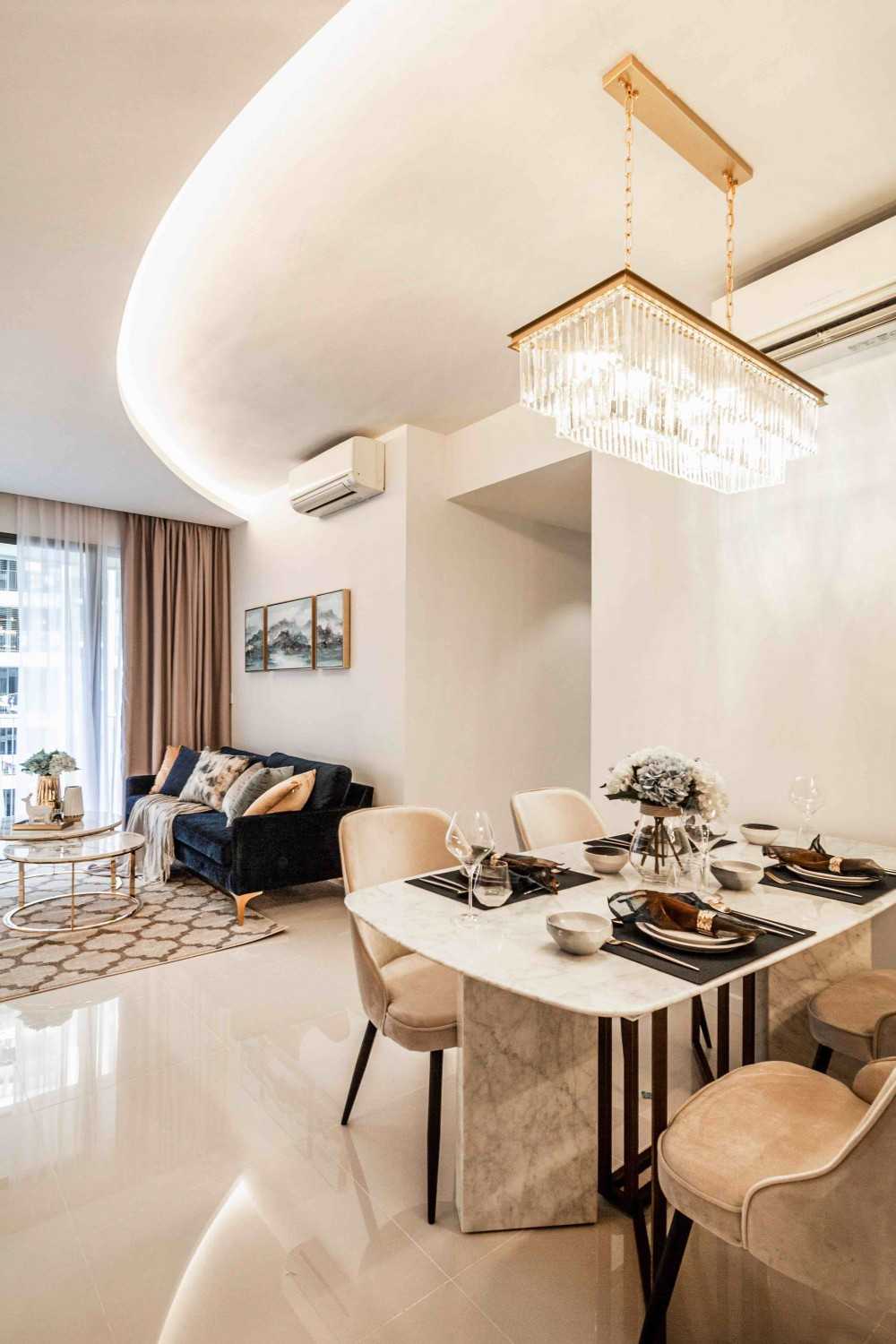 Modern Dining Room with Dining Table and Dining Chairs
