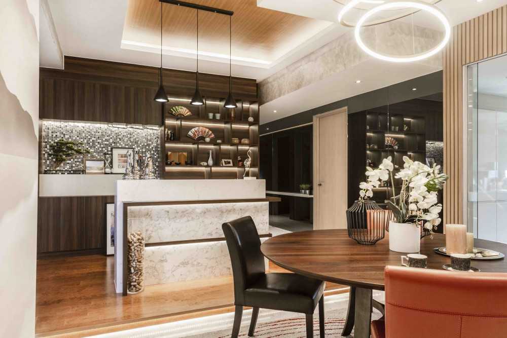 Asian Kitchen with Breakfast Counter and Kitchen Backsplash