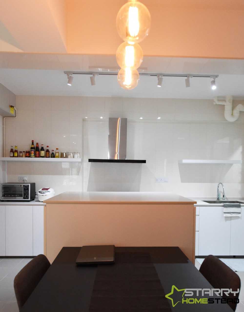 Minimalist Kitchen with Kitchen Island and Kitchen Cabinets