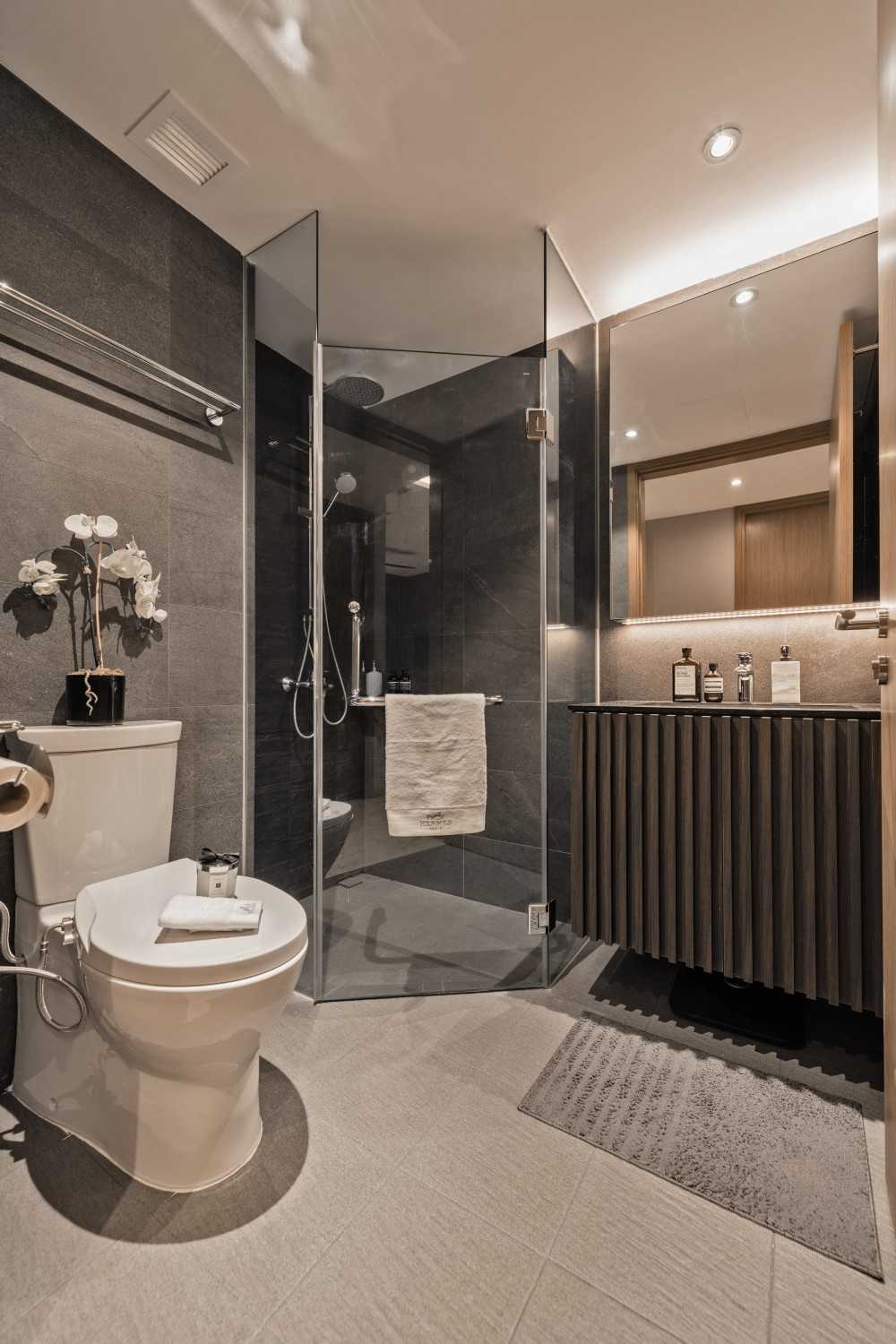Minimalist Bathroom with Mirror and Shower Screen