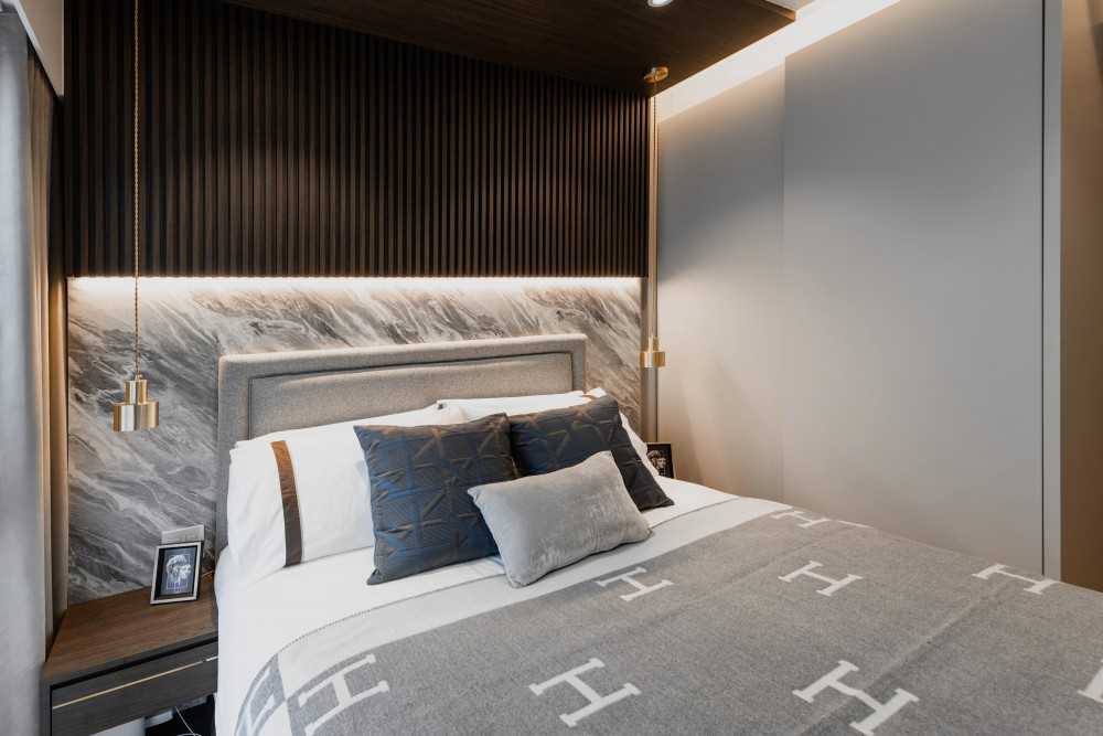 Minimalist Bedroom with Wardrobe and Sliding Wardrobe