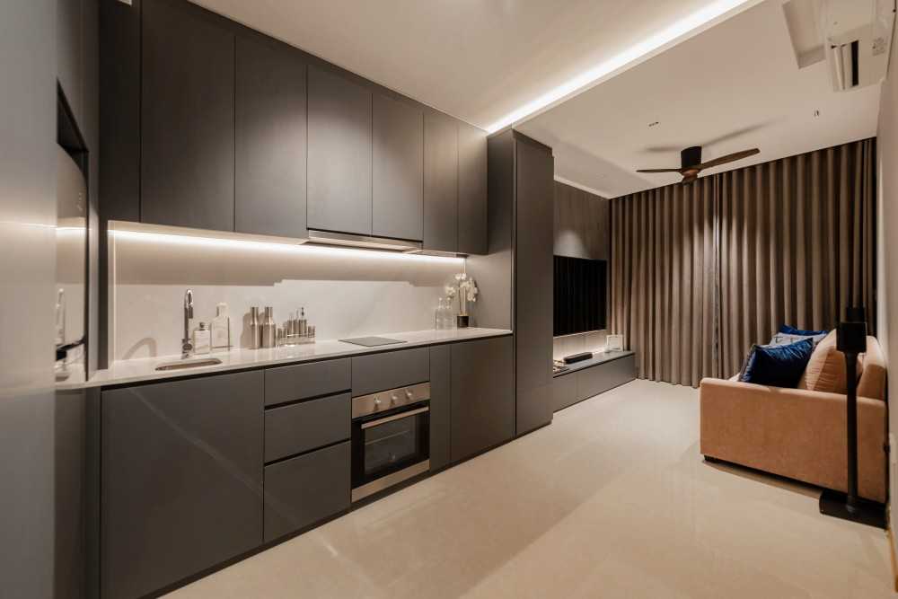 Minimalist Kitchen with Countertop and Open Kitchen