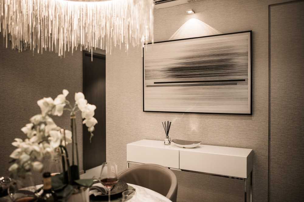 Contemporary Dining Room with Chandelier and Dining Table