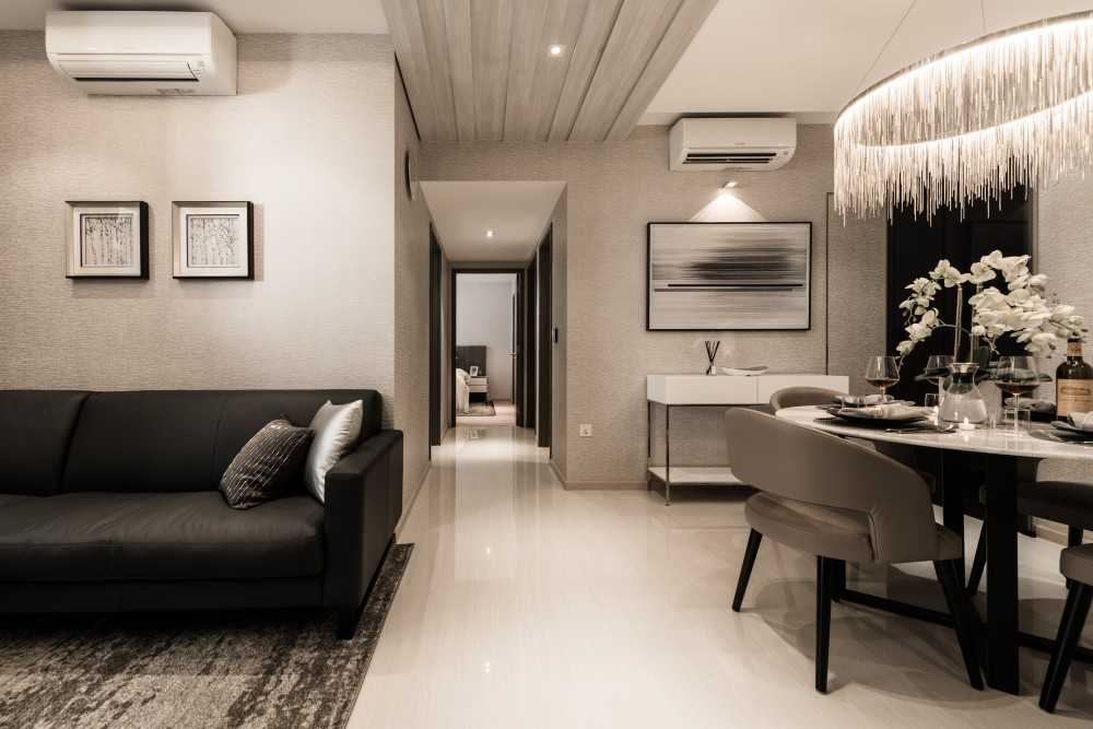 Contemporary Dining Room with Cove Lighting and Dining Table