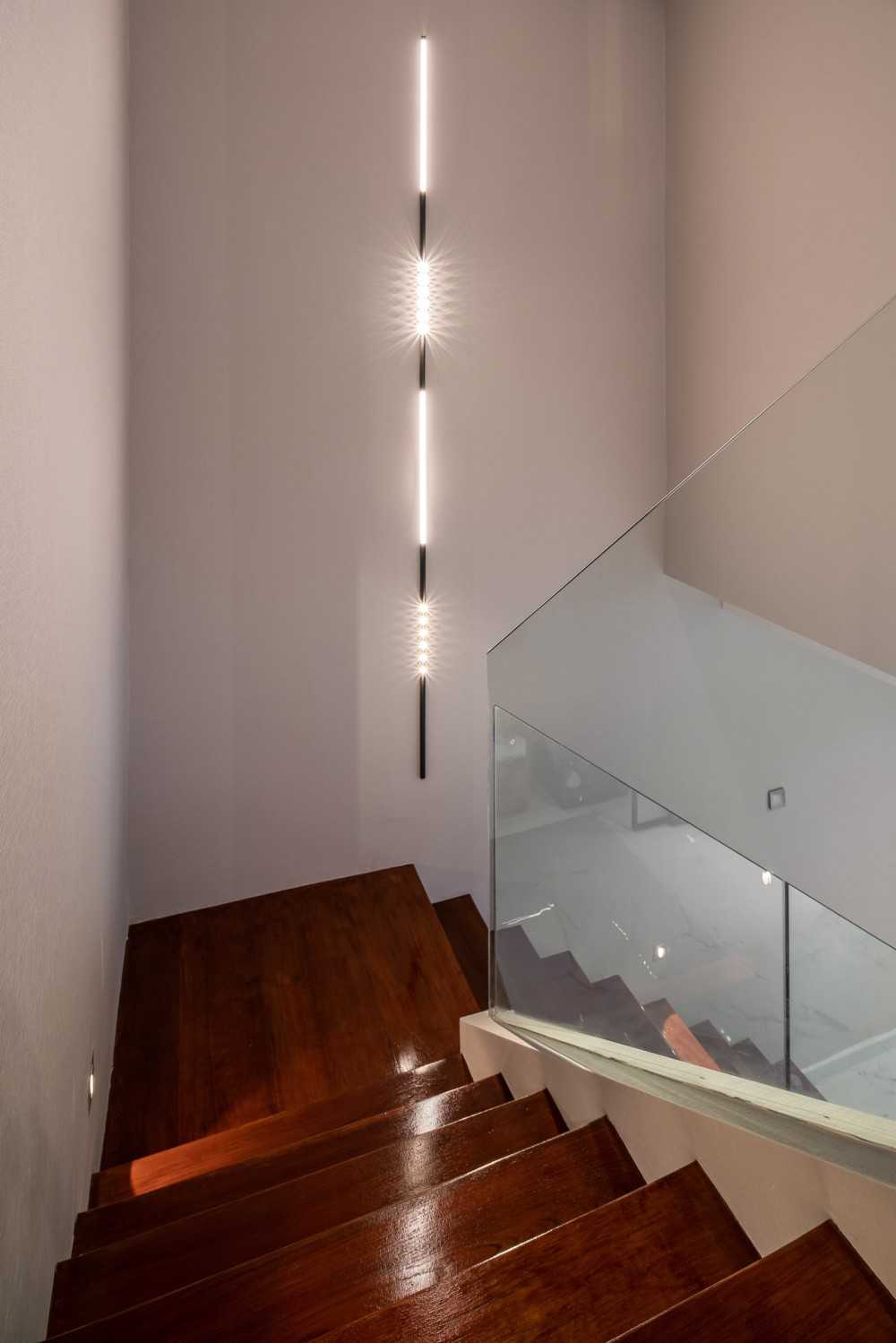 Minimalist Foyer with Artwork and Console Table