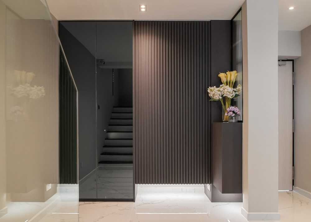 Minimalist Foyer with Artwork and Console Table
