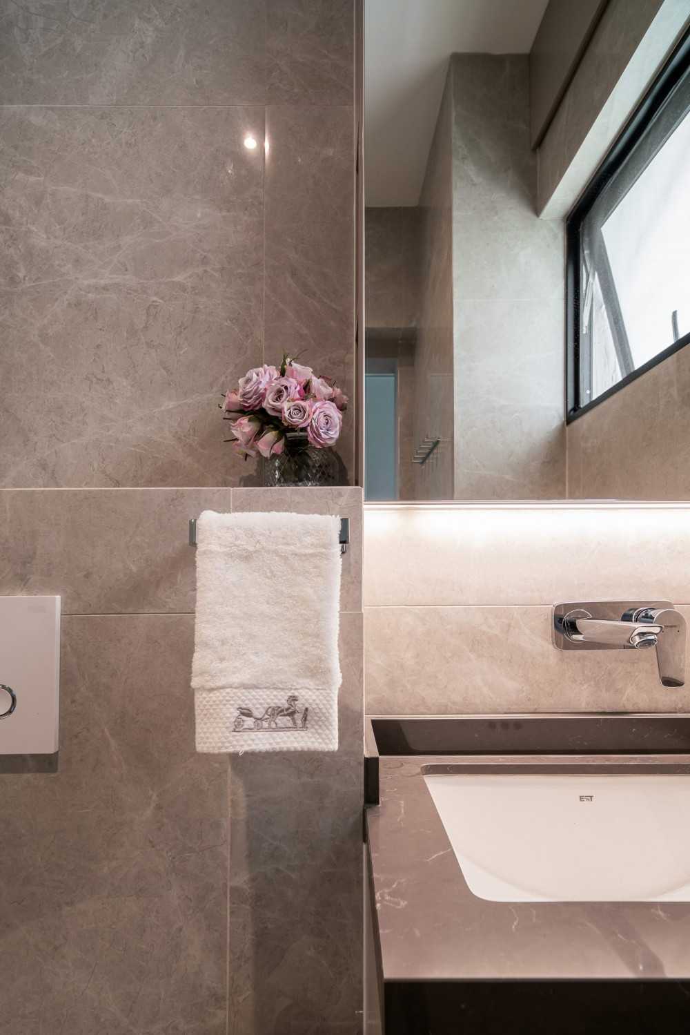 Minimalist Bathroom with Mirror and Shower Screen