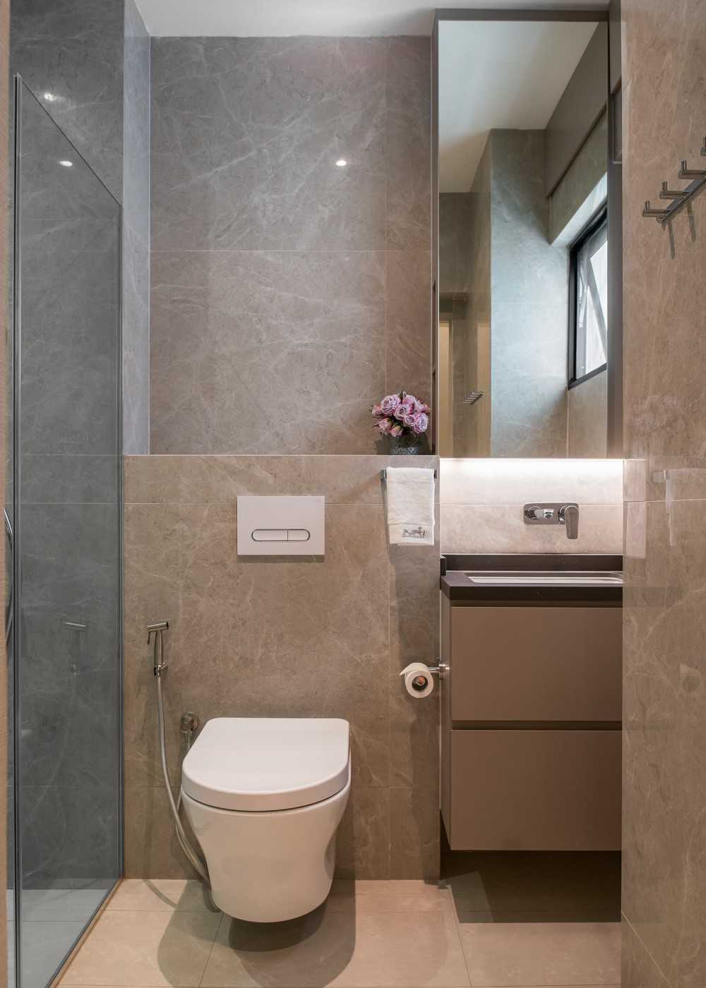 Minimalist Bathroom with Mirror and Bathroom Storage