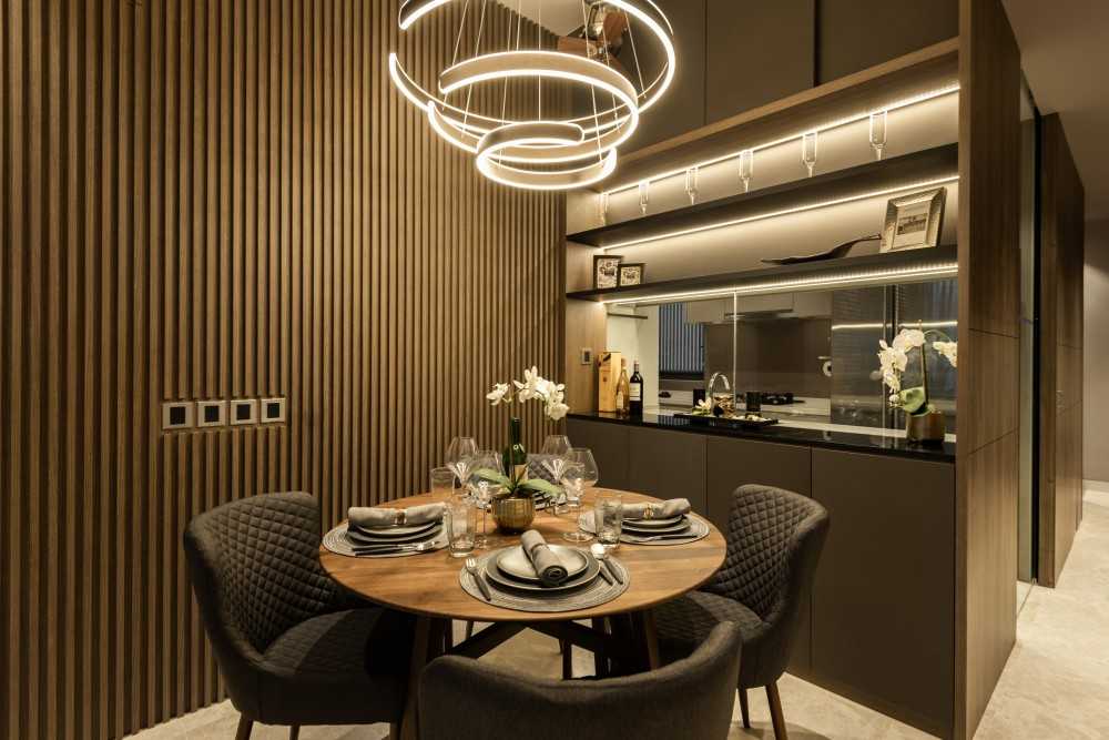 Contemporary Dining Room with Dining Table and Dining Chairs