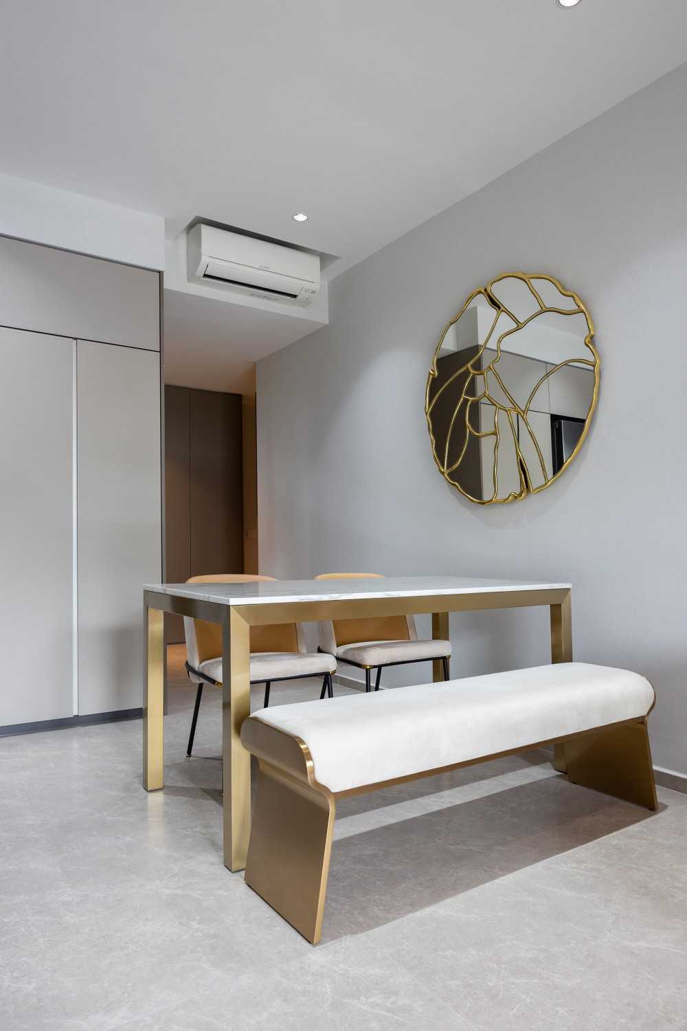 Modern Dining Room with Mirror and Dining Table