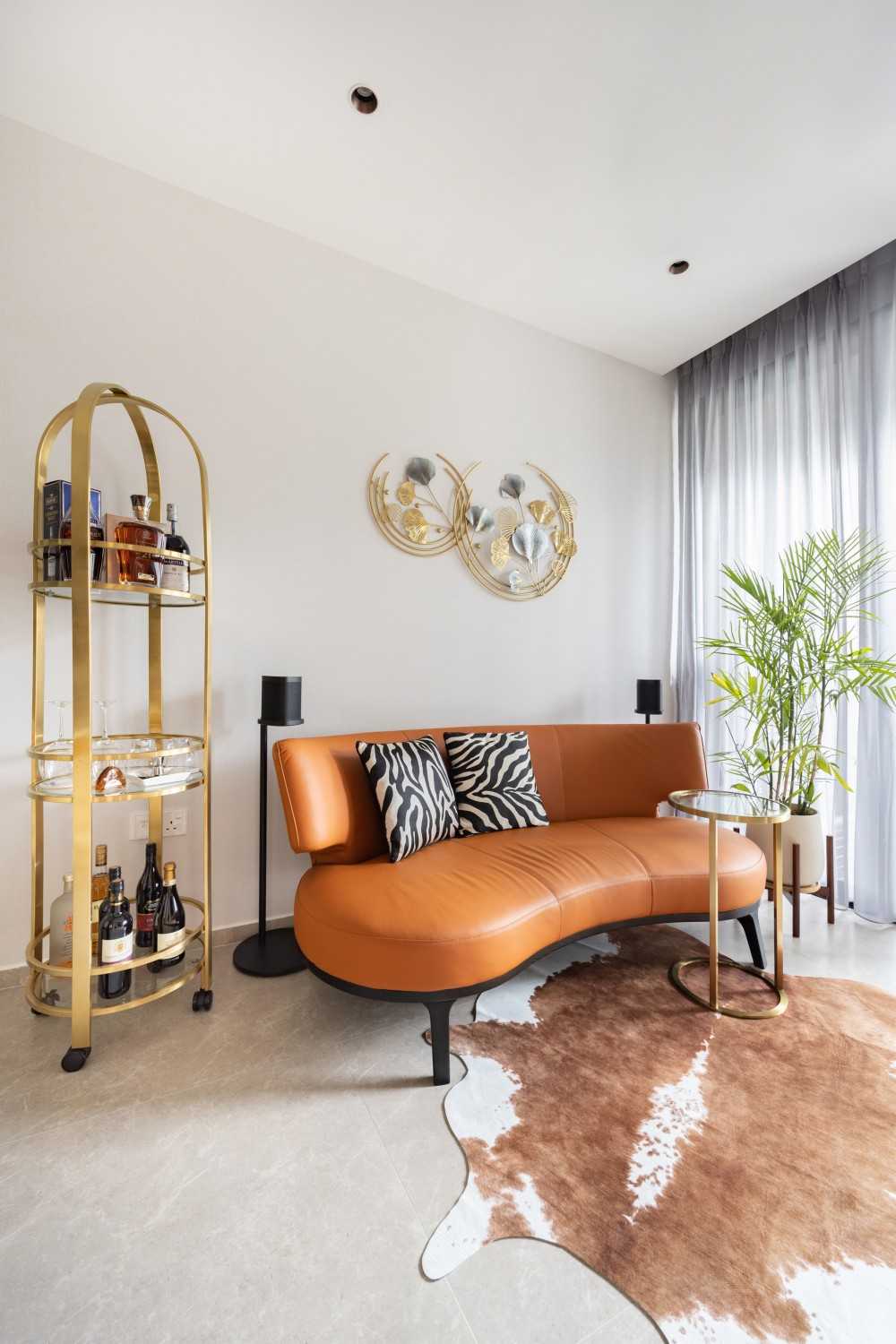 Modern Living Room with Carpet and Sofa