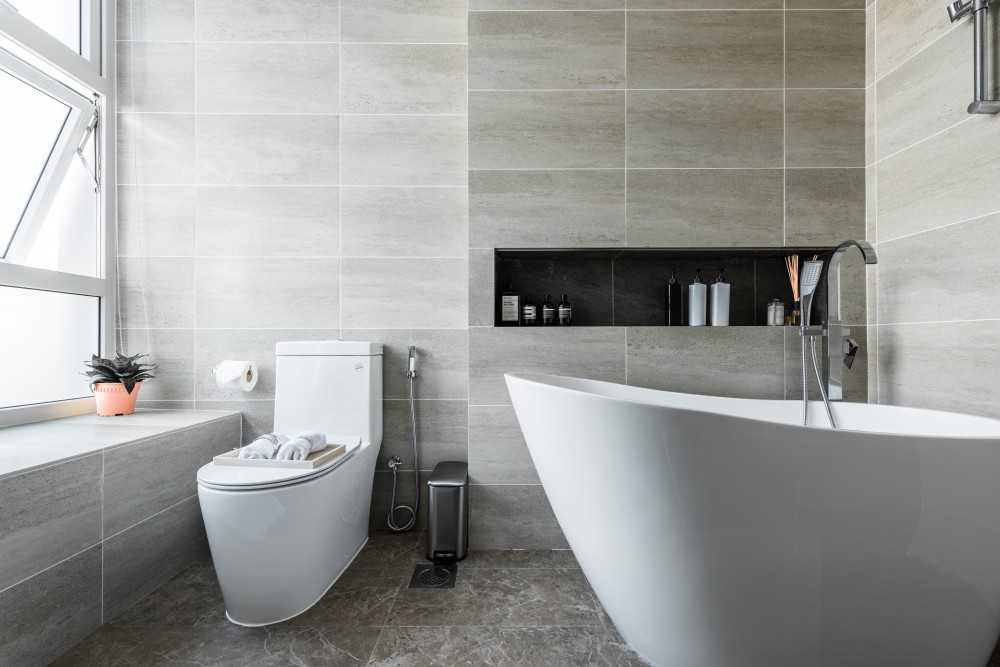 Contemporary Bathroom with Bathtub and Bathroom Storage