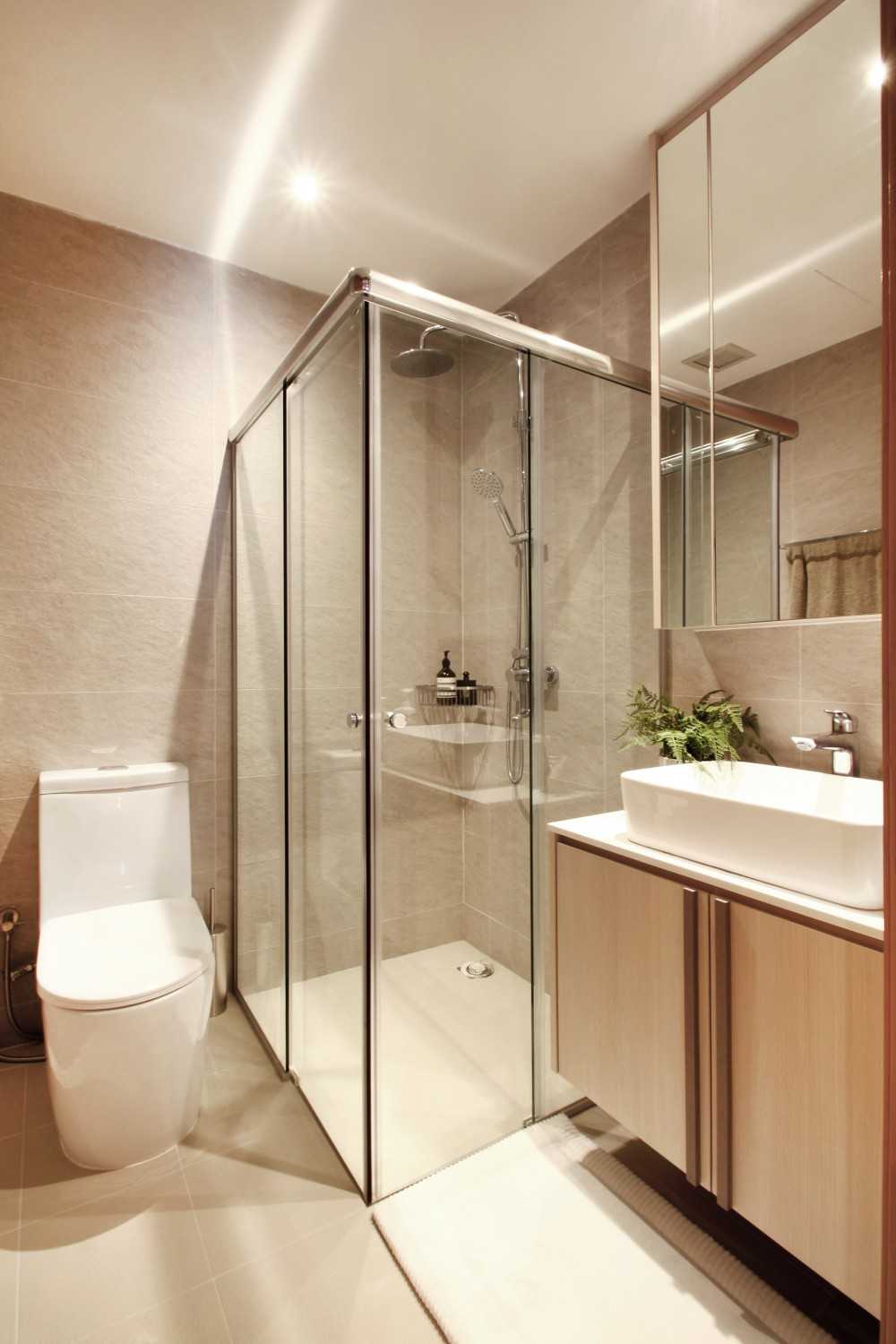 Scandinavian Bathroom with Mirror and Bathroom Storage