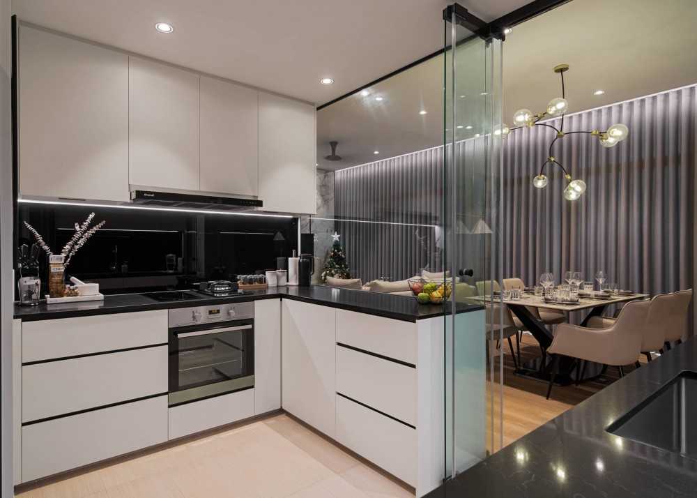 Contemporary Kitchen with Countertop and Kitchen Backsplash