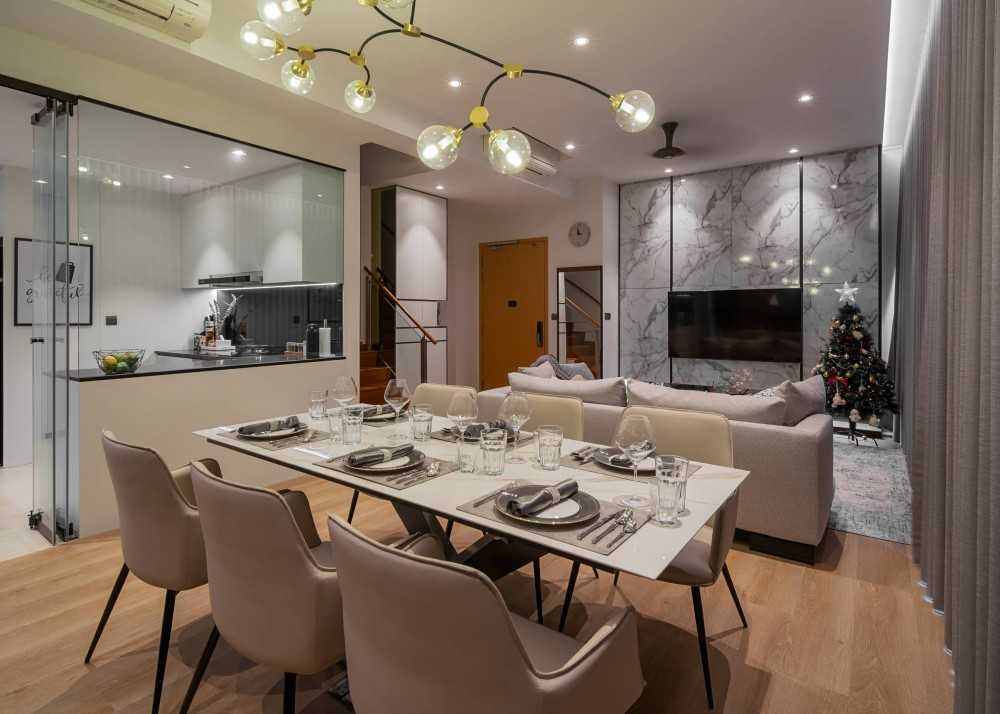 Contemporary Dining Room with Dining Table and Dining Chairs