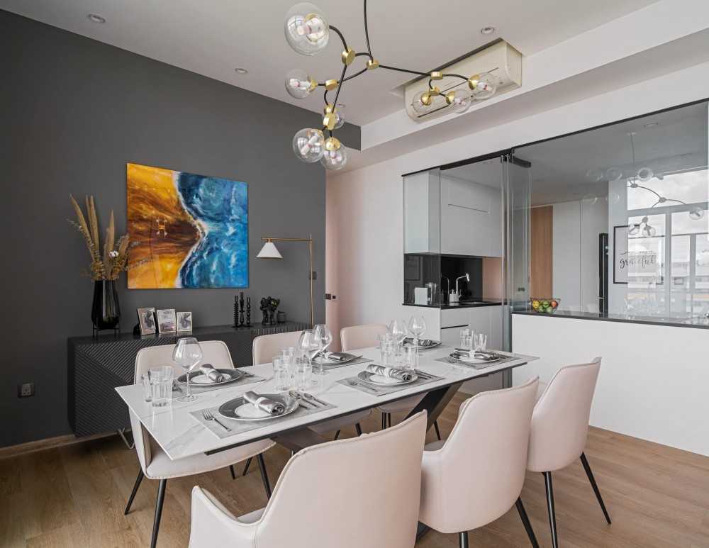 Contemporary Dining Room with Dining Table and Dining Chairs