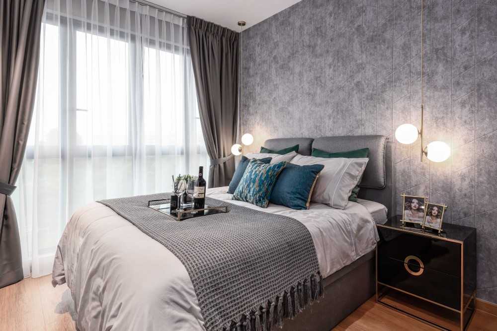 Contemporary Bedroom with Wardrobe and Sliding Wardrobe