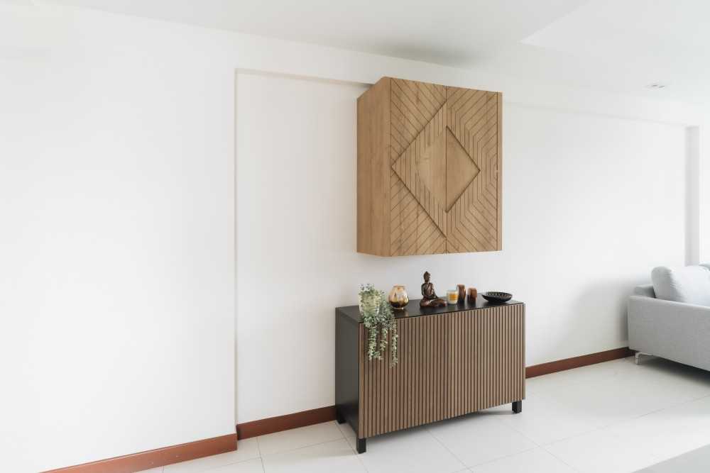 Minimalist Entryway with Storage Cabinets and Display Cabinets