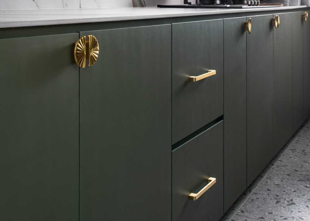 Contemporary Kitchen with Countertop and Homogeneous Tiles