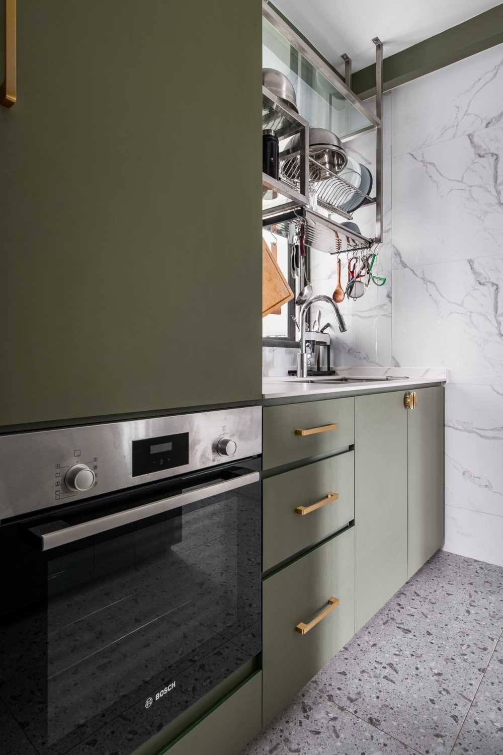 Contemporary Kitchen with Countertop and Homogeneous Tiles