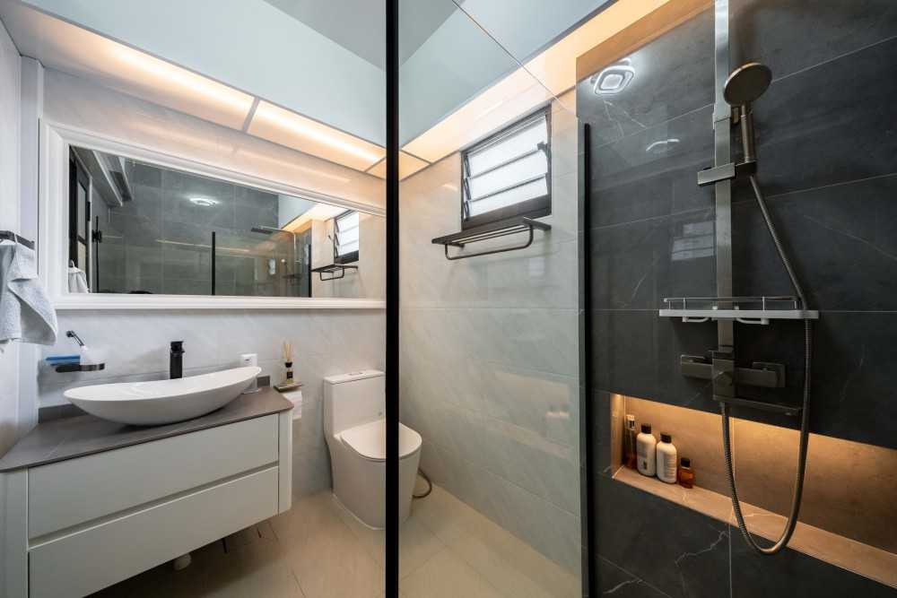 Contemporary Bathroom with Mirror and Shower Screen