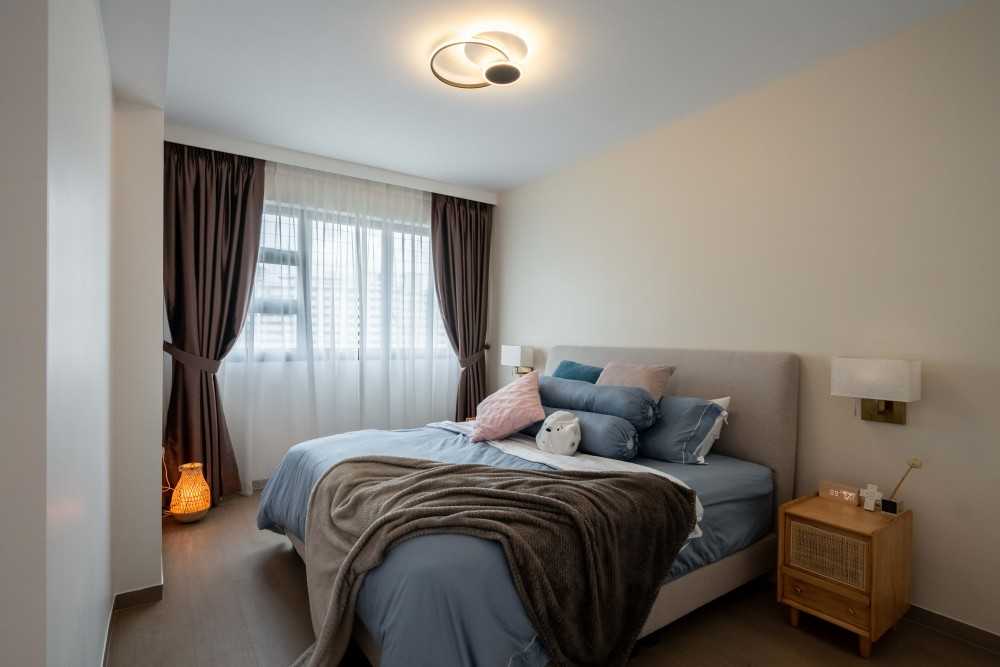 Contemporary Bedroom with Vinyl Flooring and Ceiling Light