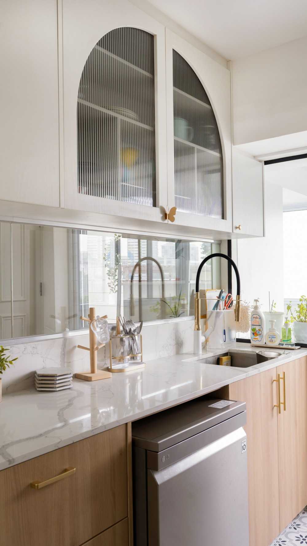 Scandinavian Kitchen with Countertop and Homogeneous Tiles