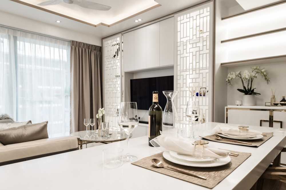 Asian Dining Room with Dining Table and Dining Chairs