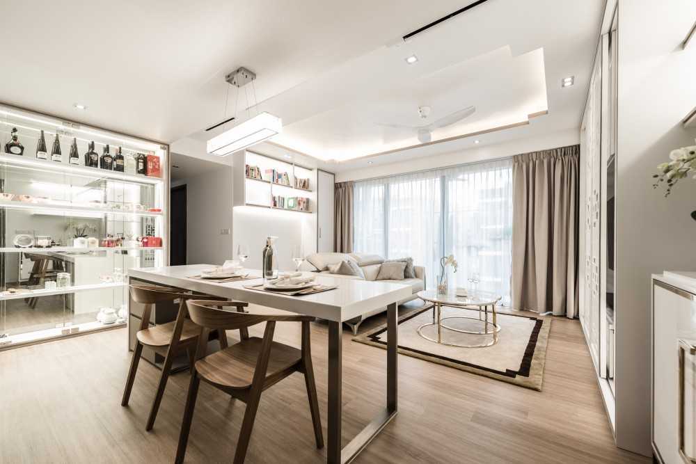 Asian Dining Room with Dining Table and Dining Chairs
