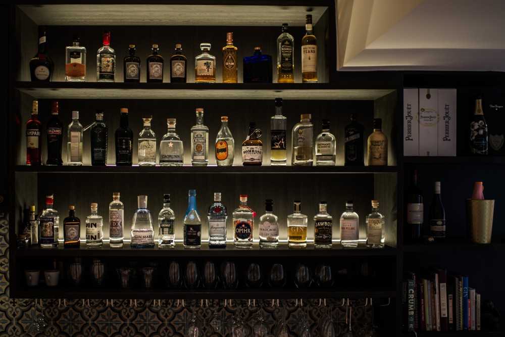 Transitional Home Bar with Countertop and Bar Counter