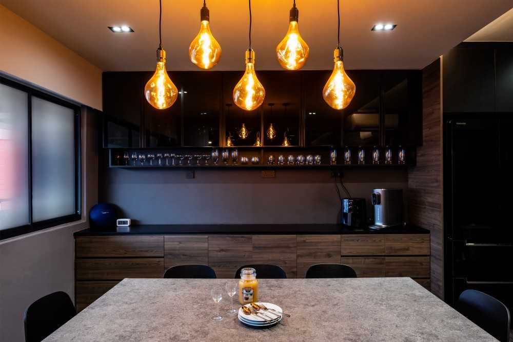 Contemporary Kitchen with Countertop and Kitchen Window