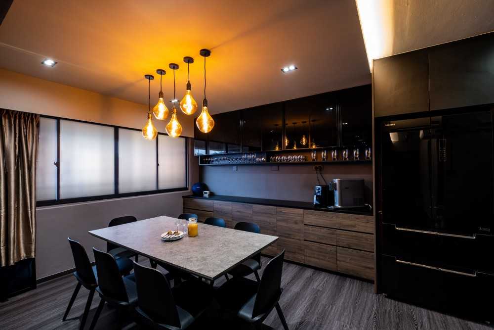 Contemporary Kitchen with Countertop and Homogeneous Tiles