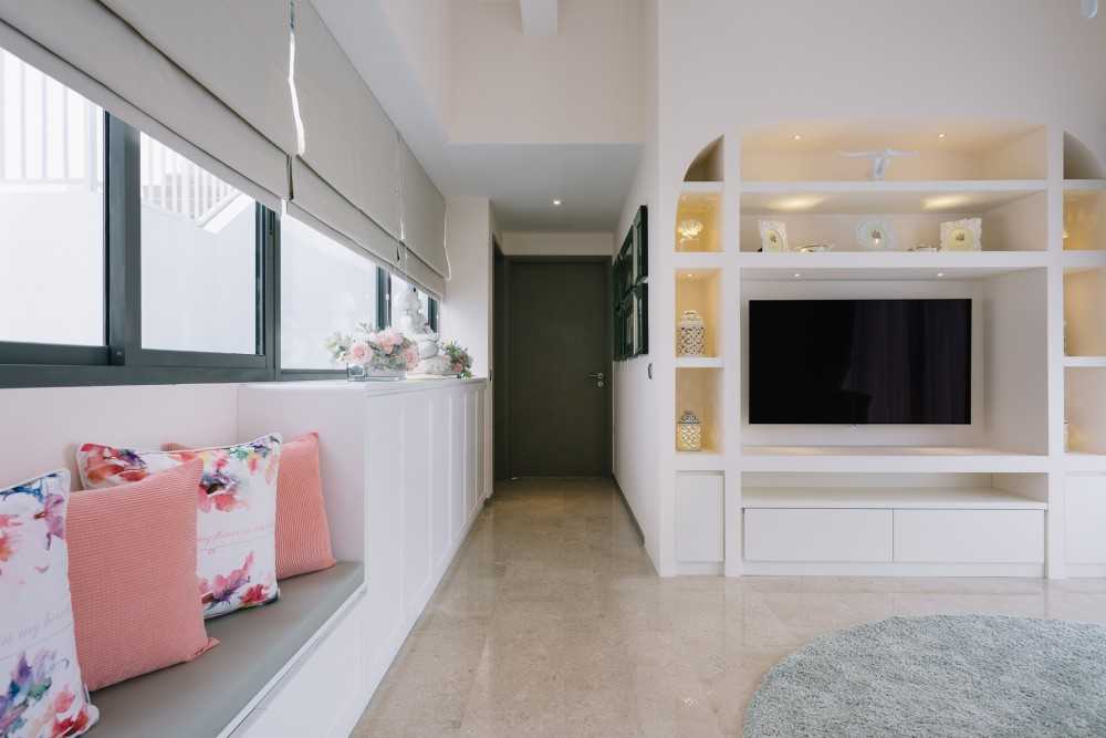 Transitional Living Room with Bay Window and Cove Lighting