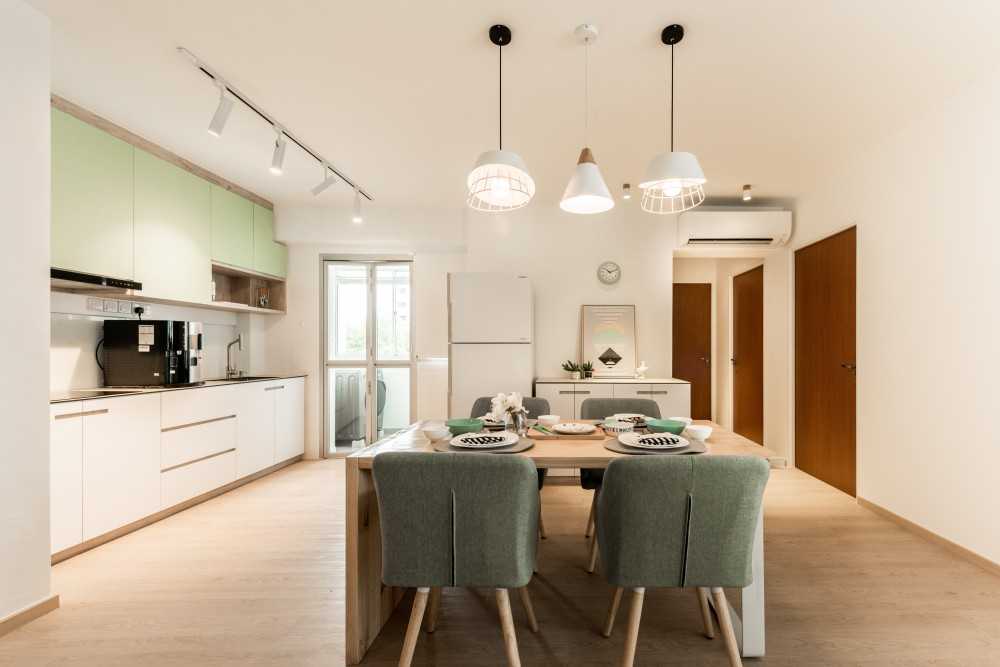 Scandinavian Dining Room with Cove Lighting and Dining Table