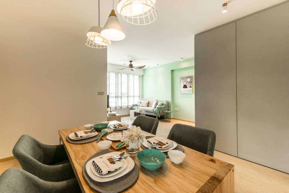 Scandinavian Dining Room with Dining Table and Dining Chairs