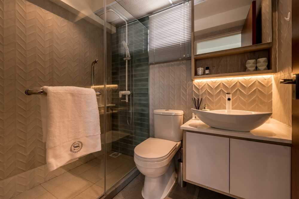 Scandinavian Bathroom with Mirror and Bathroom Storage